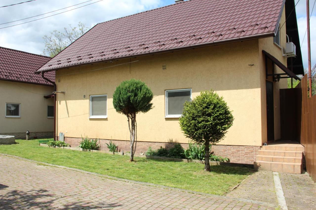Ріточка Apartamento Berehove  Exterior foto