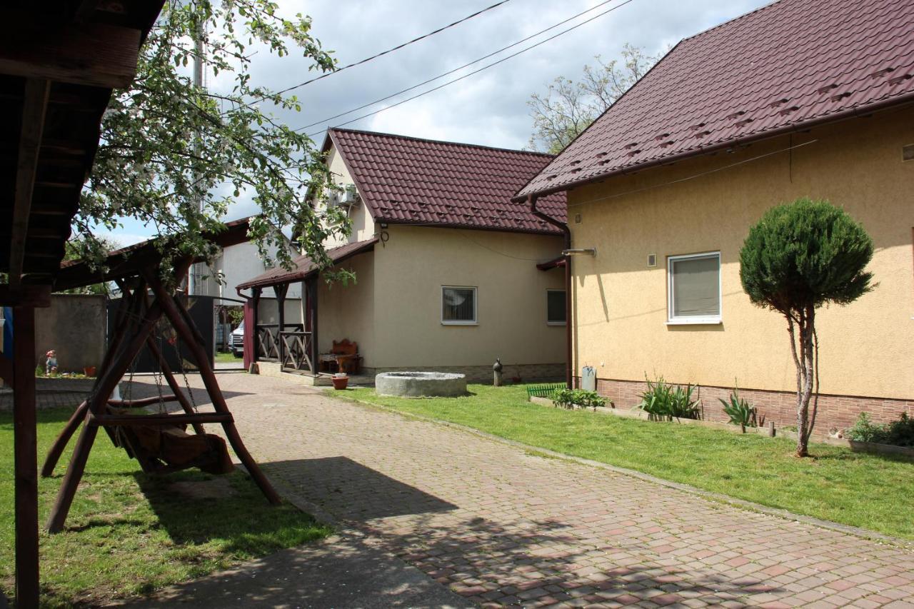 Ріточка Apartamento Berehove  Exterior foto